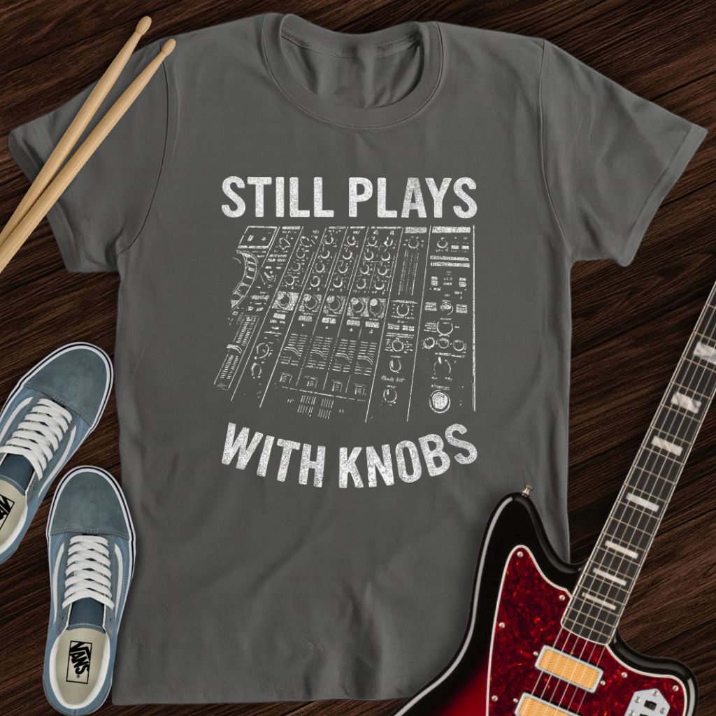 Knob Player Tee