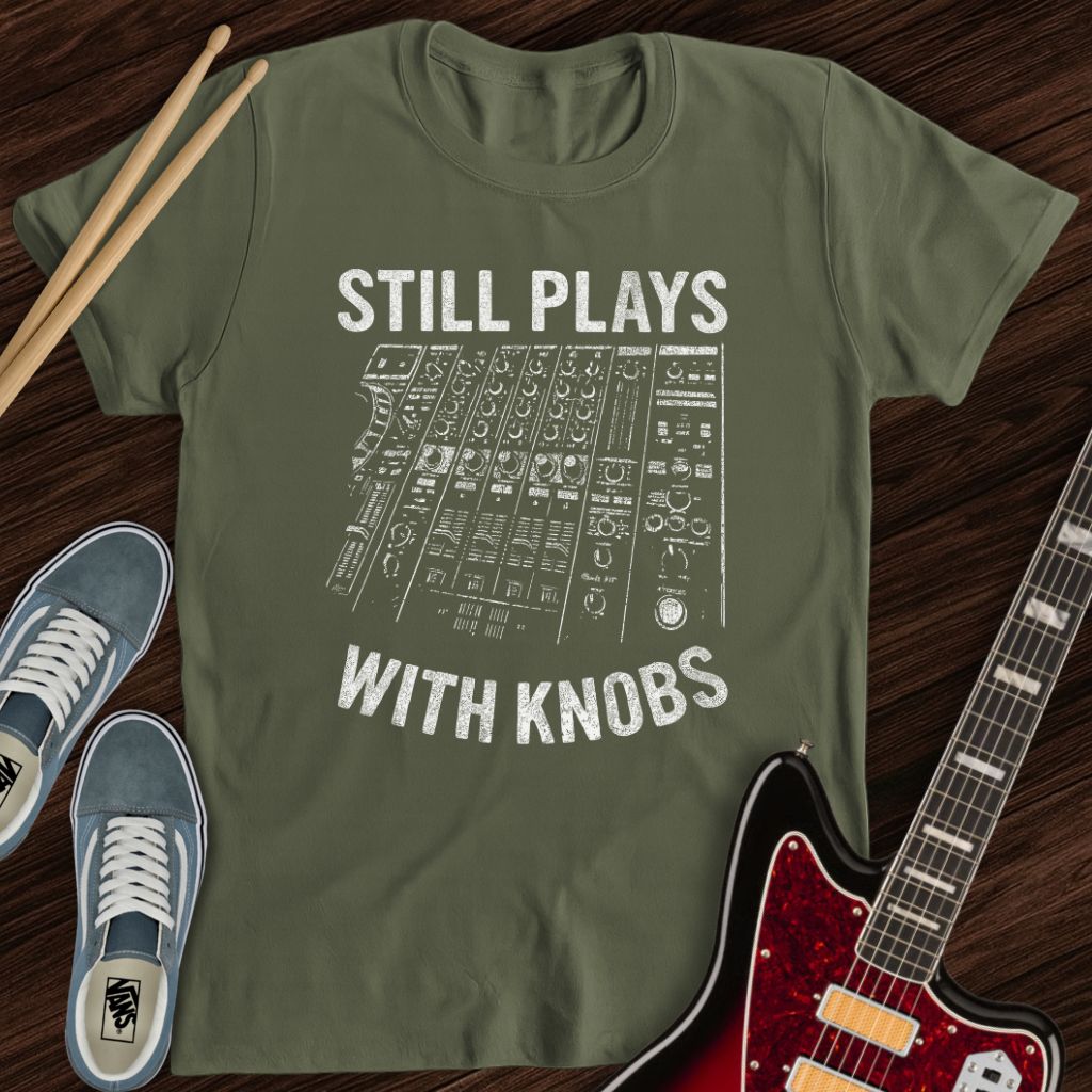 Knob Player Tee